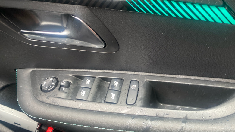 Peugeot 208 1.2 PureTech 100 Allure Premium + 5dr Petrol Hatchback